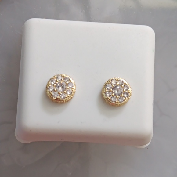 ❤️ 14K gold over sterling silver studs - Picture 2 of 3